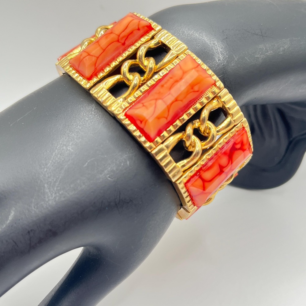 Vintage Chunky Gold Tone Stretch Bracelet w/ Orange Coral Tone Lucite Panels